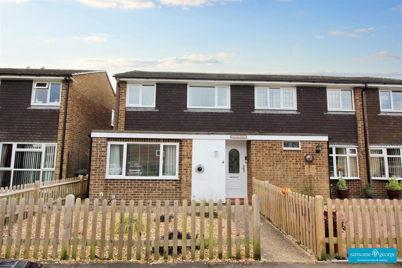 3 bed property in The Fells, Tilehurst